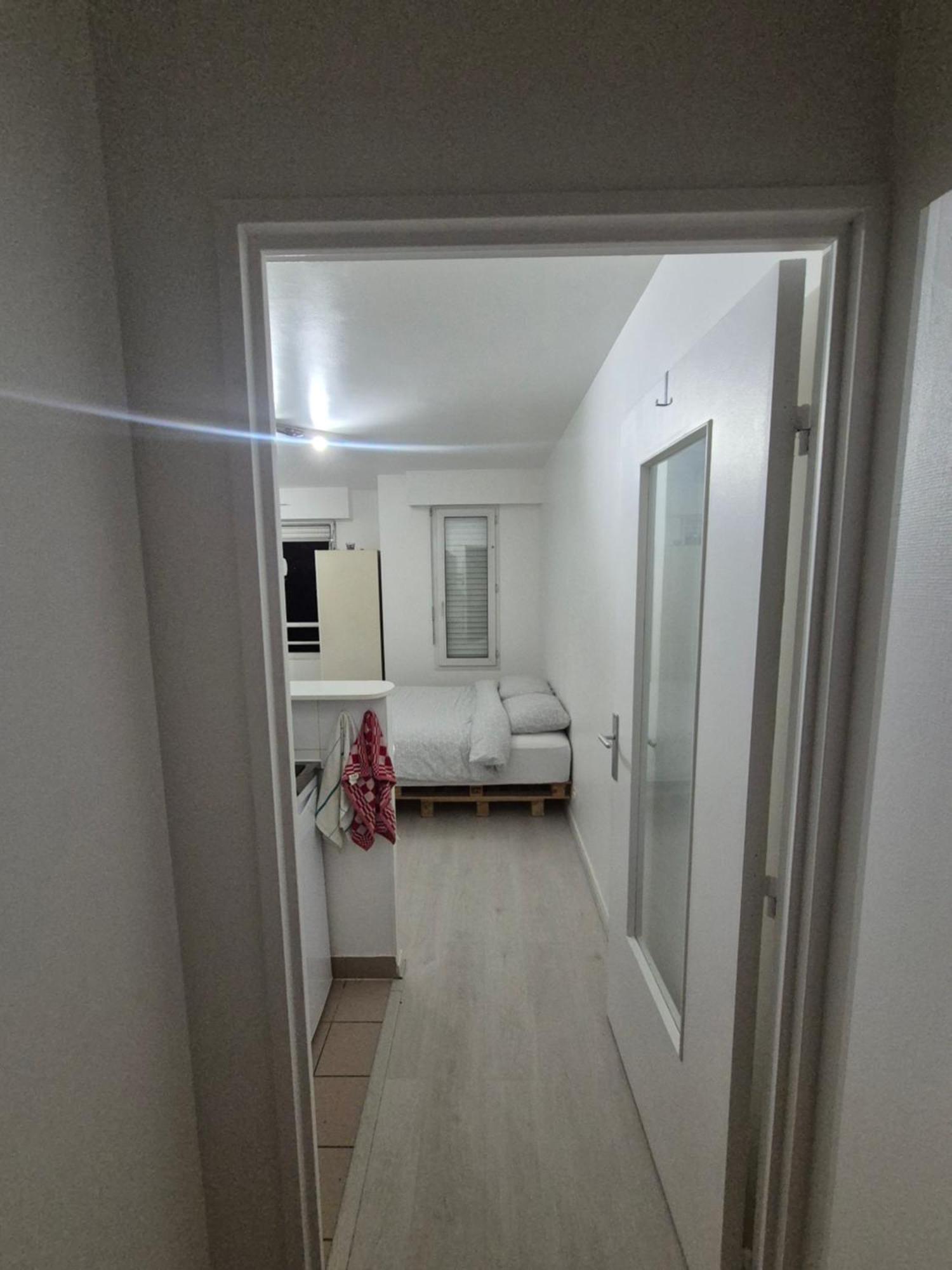 Studio A Suresnes Zimmer foto